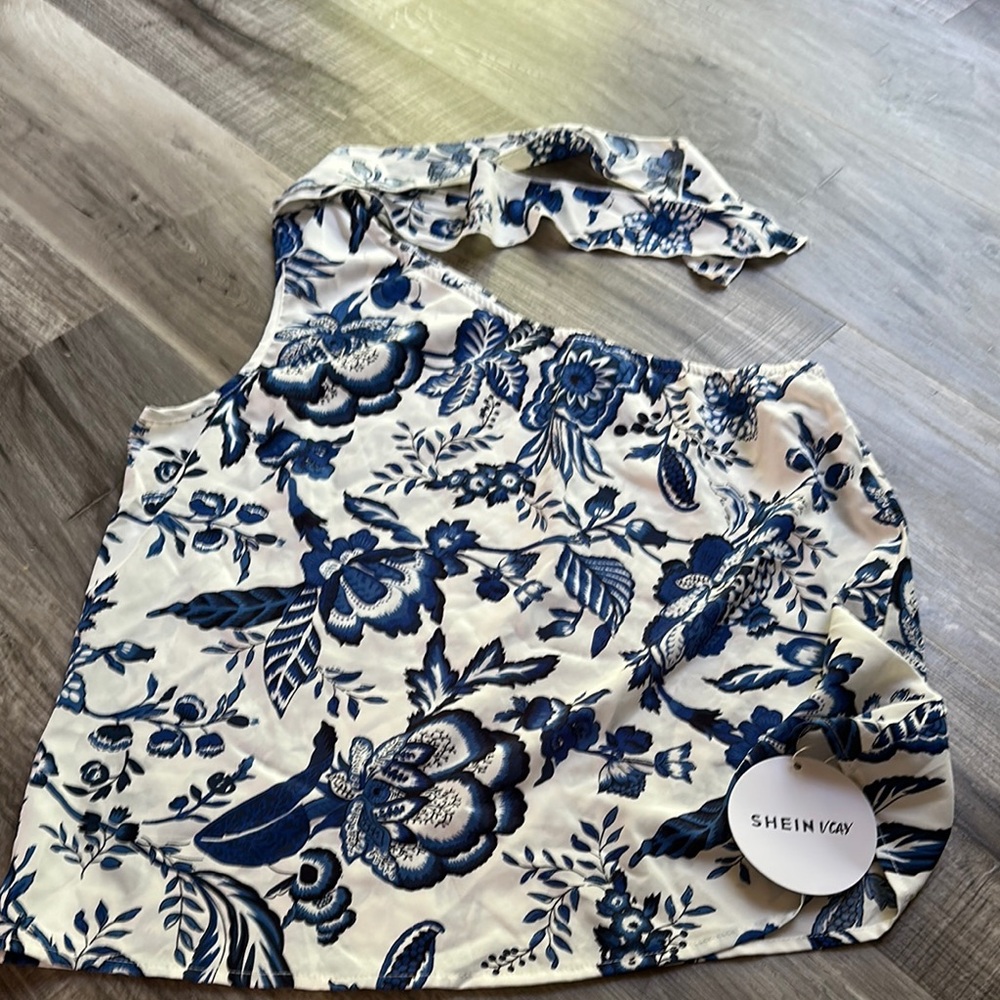 SHEIN Navy and White Floral Asymmetrical Sleeveless Top